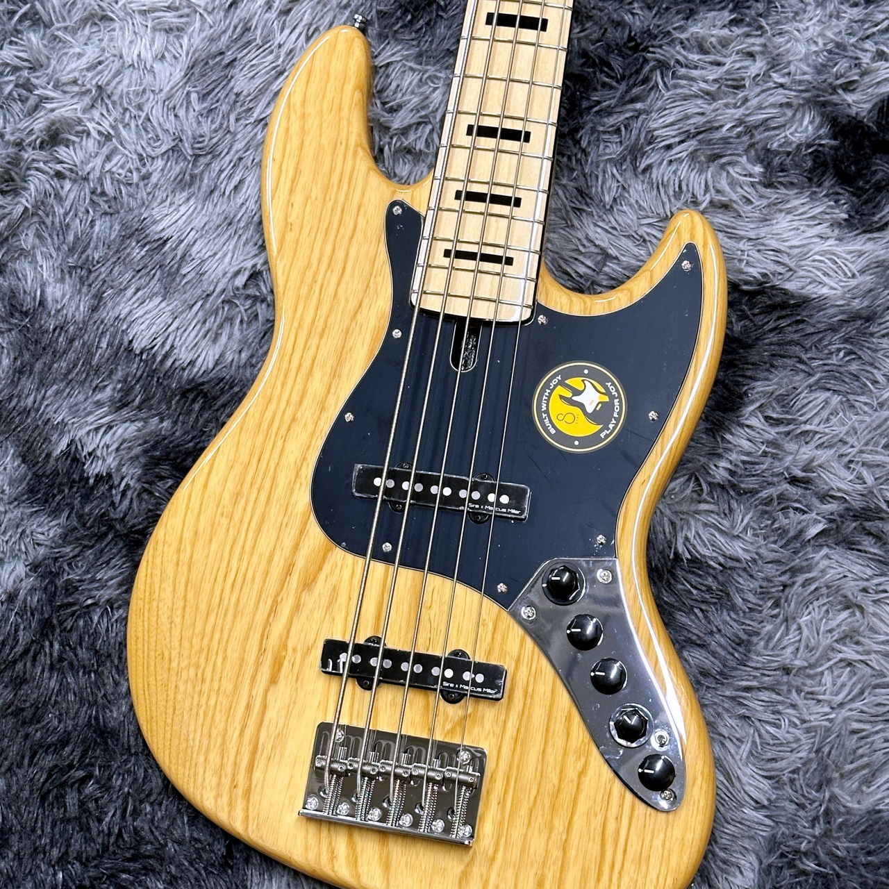Sire MarcusMillerV7 5st サンバースト 純正ケース付 Sire MarcusMillerV7 5st サンバースト 純正ケース付 Sire