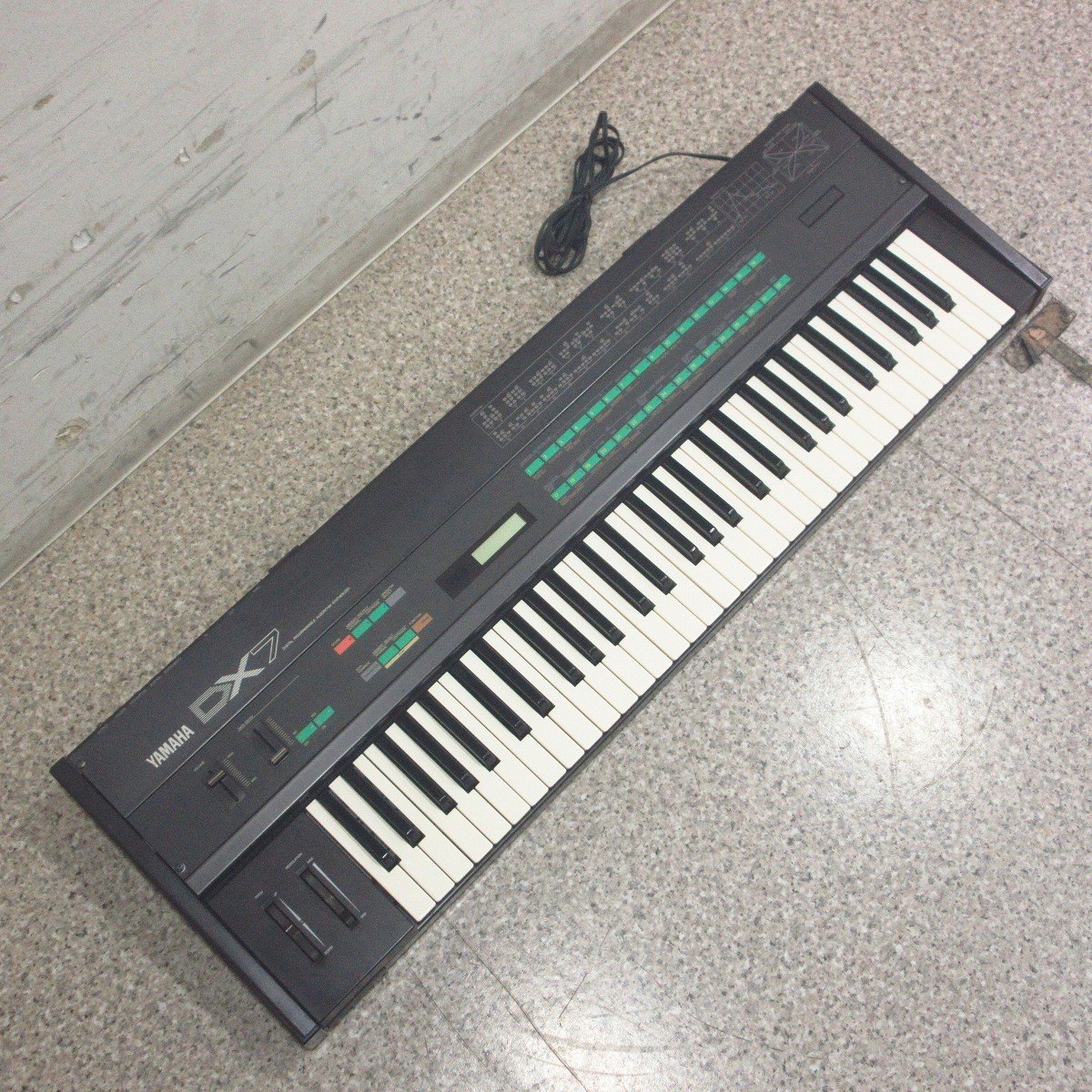 YAMAHA DX7 