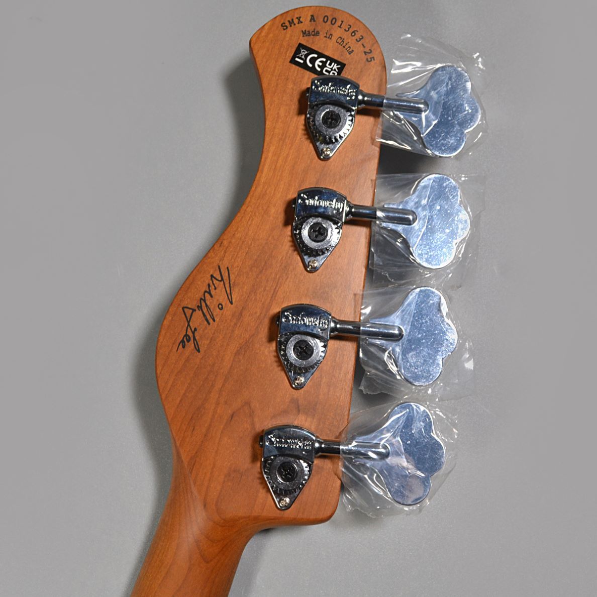 ベース Sadowsky Metro Express MX22 WL4 /Black アウトレット特価 Sadowsky MX22 WL4 Black/R Morado Fingerboard