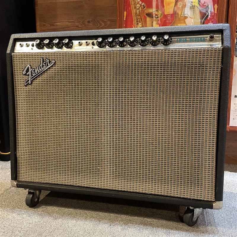 ギター＆ギターアンプ アンプ・エフェクターセール品》Fender / '68 Custom Vibro