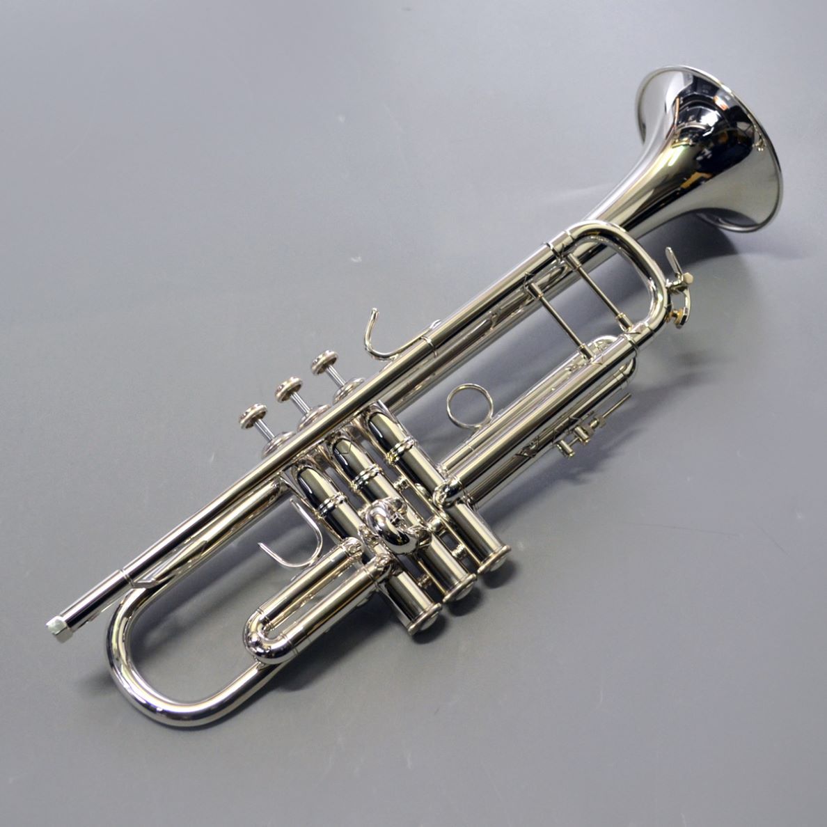 Bach 180ML37SP イエローブラス・シルバー仕上げ B♭ トランペット