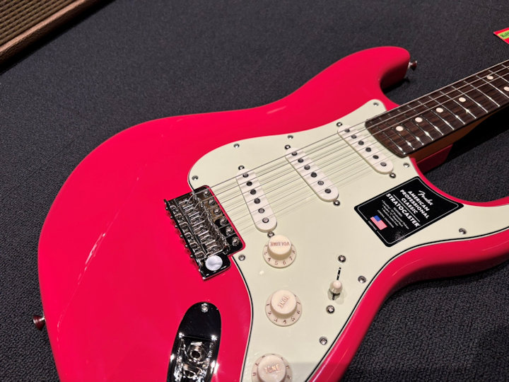 Fender American Professional Classic Stratocaster（新品）【楽器