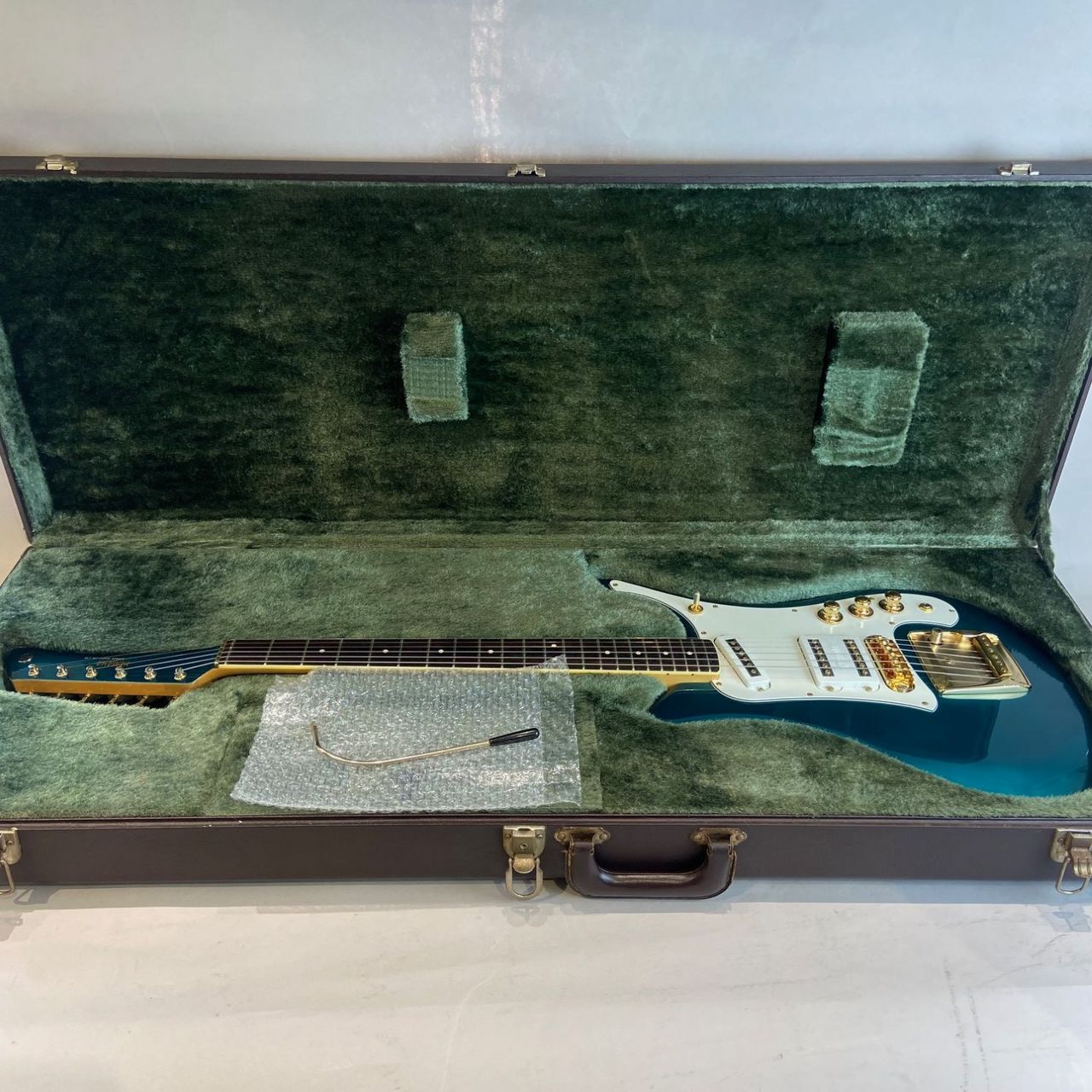 ギター YAMAHA SG-7A 20th Anniversary Candy Blue YAMAHA SG-7A 20th Anniversary Candy Blue 専用ハードケース