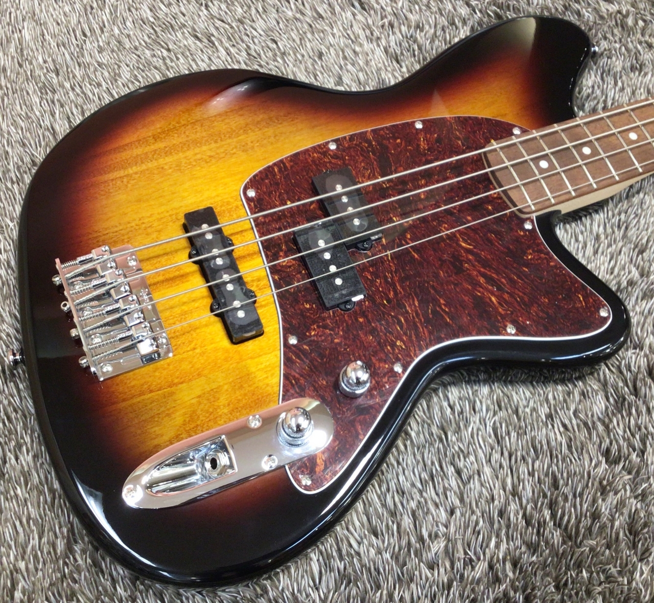 Ibanez TMB100 TFB【個性的なルックスのタルマンベース】（新品