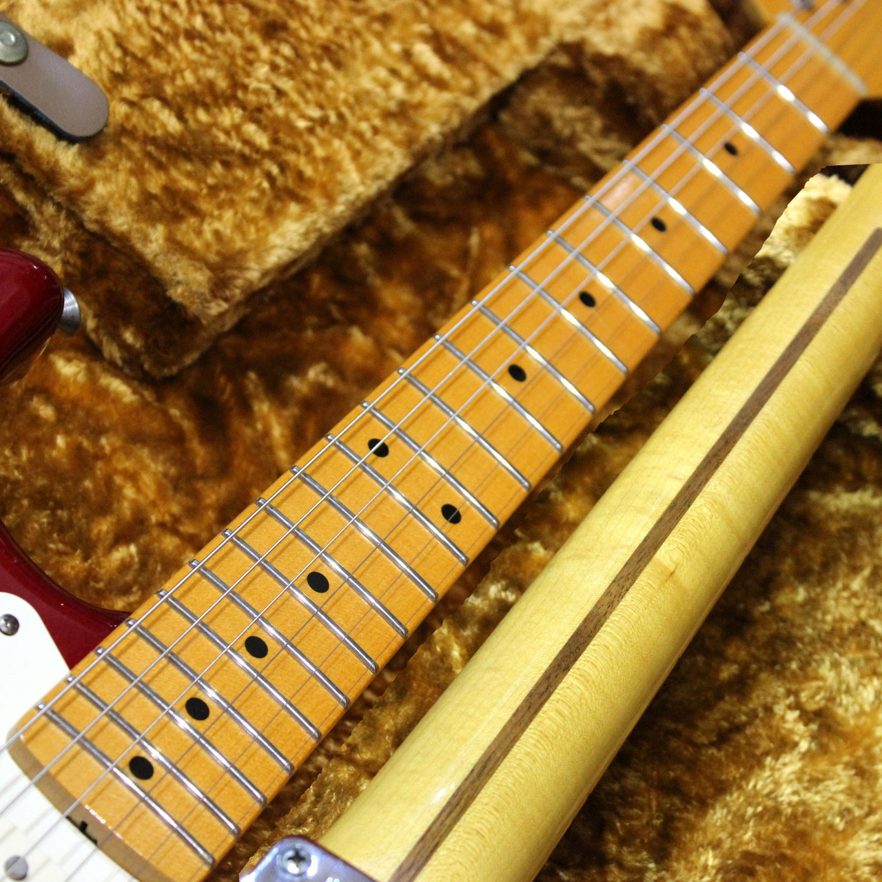 Fender Eric Johnson Stratocaster Candy Apple Red エリック
