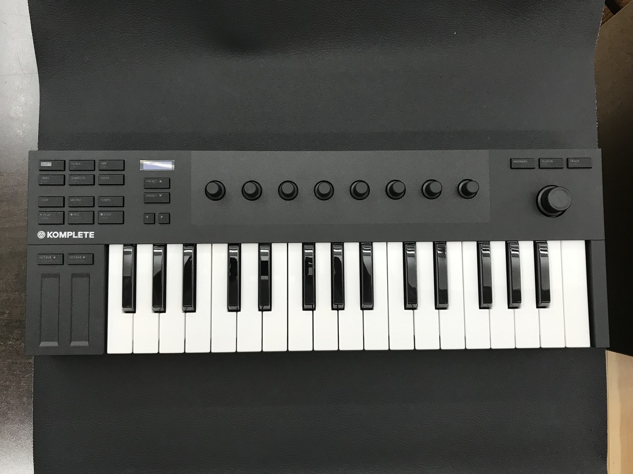 NATIVE INSTRUMENTS KOMPLETE KONTROL M32（中古）【楽器検索デジマート】