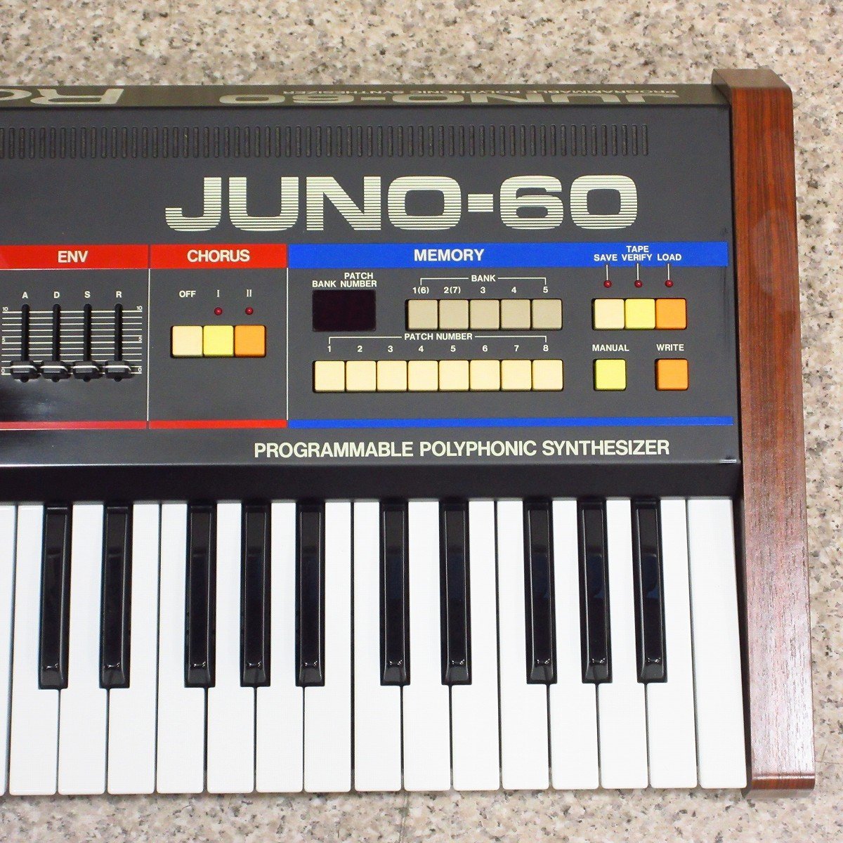 Roland JUNO-60 