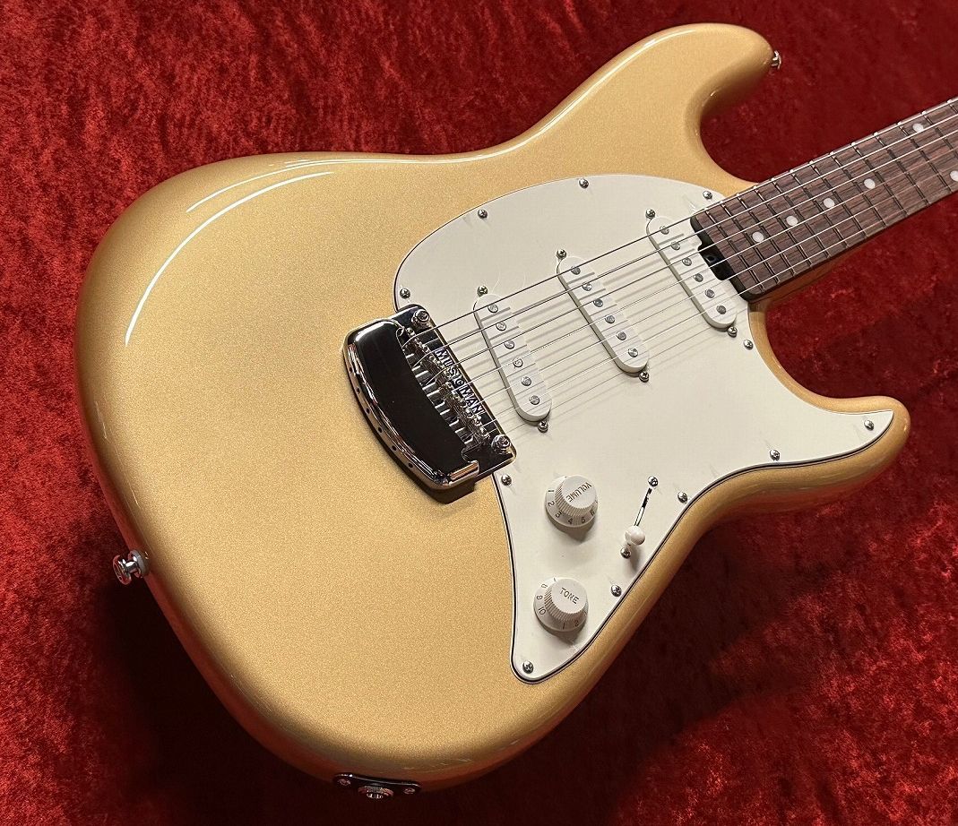 MUSIC MAN Cutlass HT SSS -Golden Delicious- ≒3.354Kg(新品/送料 MUSIC MAN Cutlass HT SSS -Golden Delicious- ≒3.354Kg(新品/送料