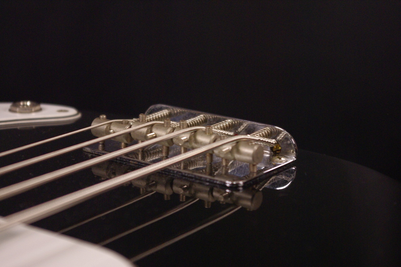 Squier by Fender PB-331（ビンテージ）【楽器検索デジマート】