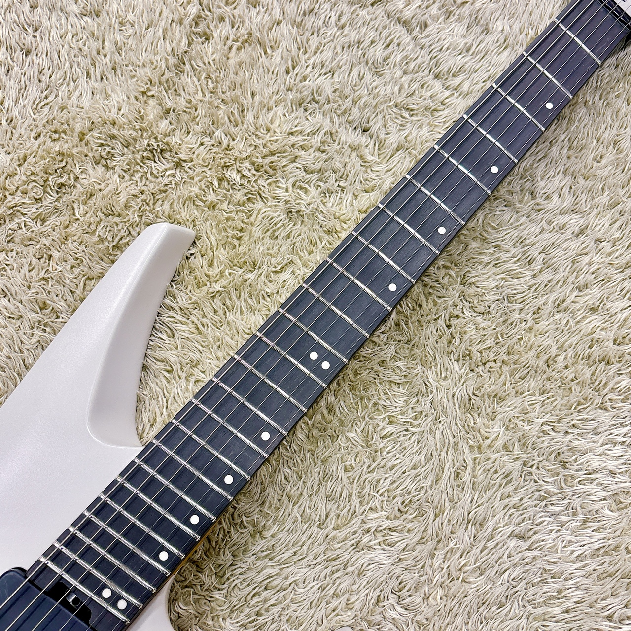 MUSIC MAN Kaizen 6 E CHALK WHITE 【アウトレット品】【トシン