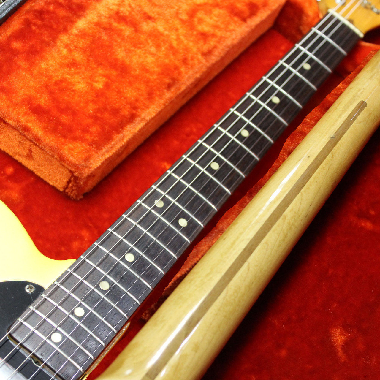Fender Telecaster 1977년 제작 로즈 지판 펜더 텔레캐스터 올림픽 화이트입니다 사진 4