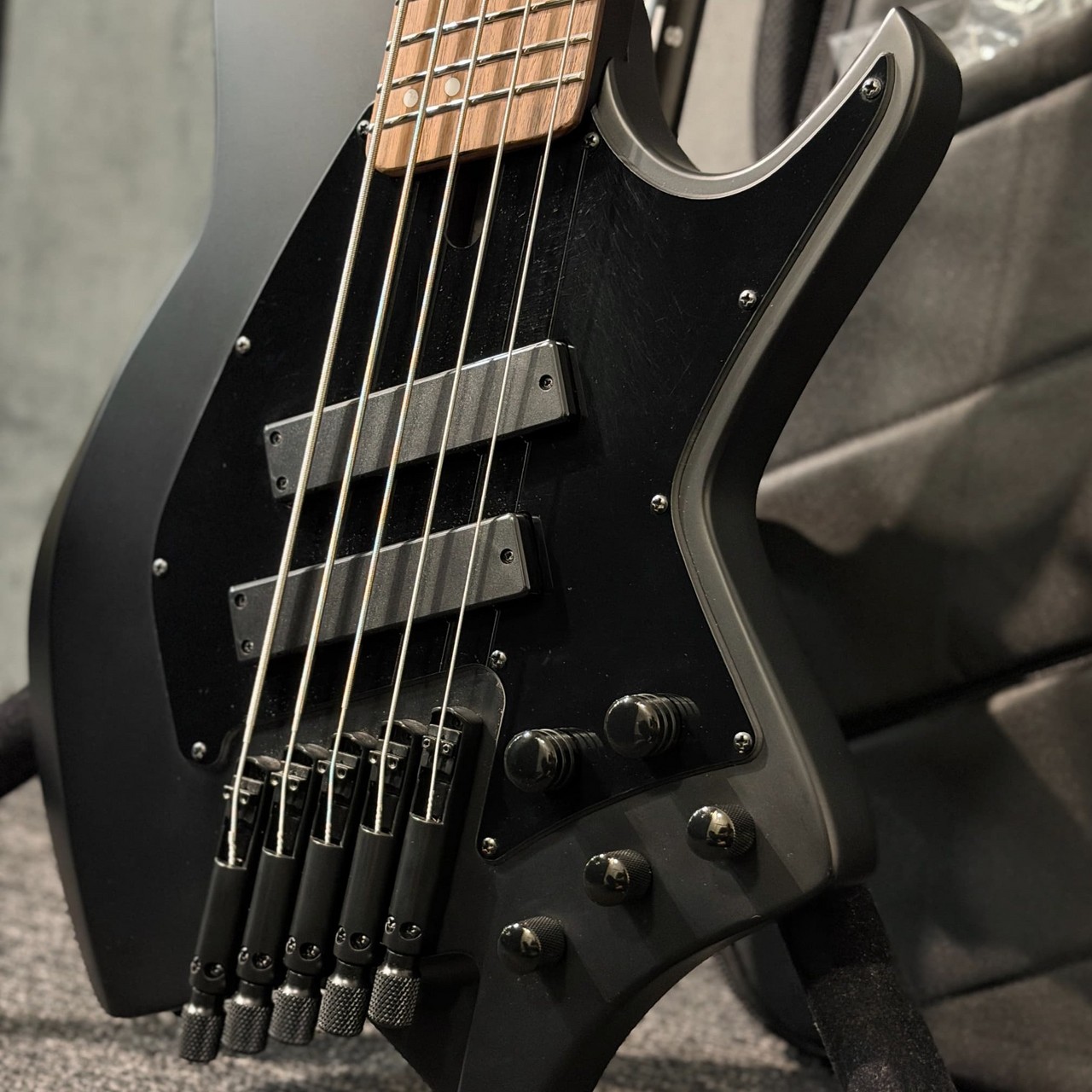 HEX Guitars NB505 ~Black~【3.97kg】【ヘッドレス/ステンレスフレット