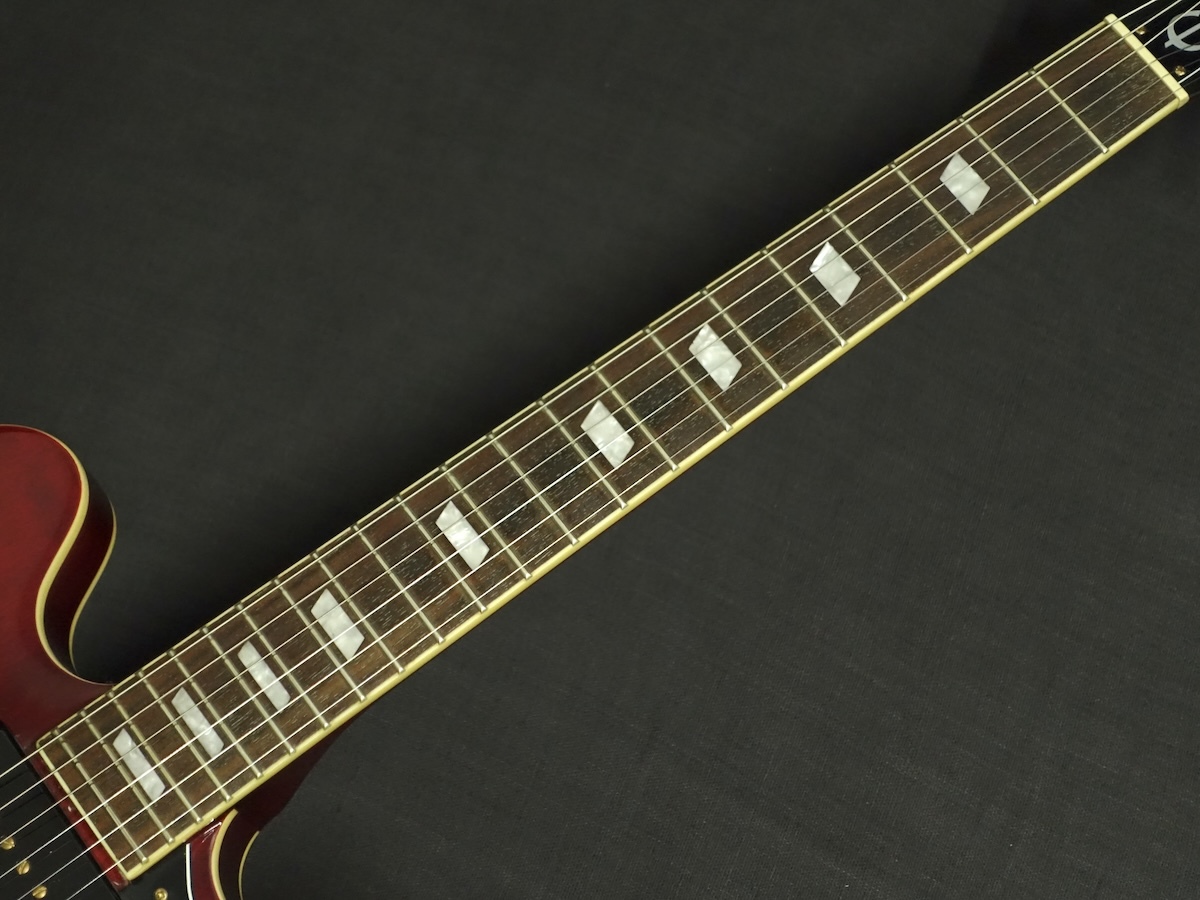 ギター Epiphone Riviera Limited Custom P93 WR Epiphone Riviera Custom P93は幾多のサウンドを持つ半端ないギター