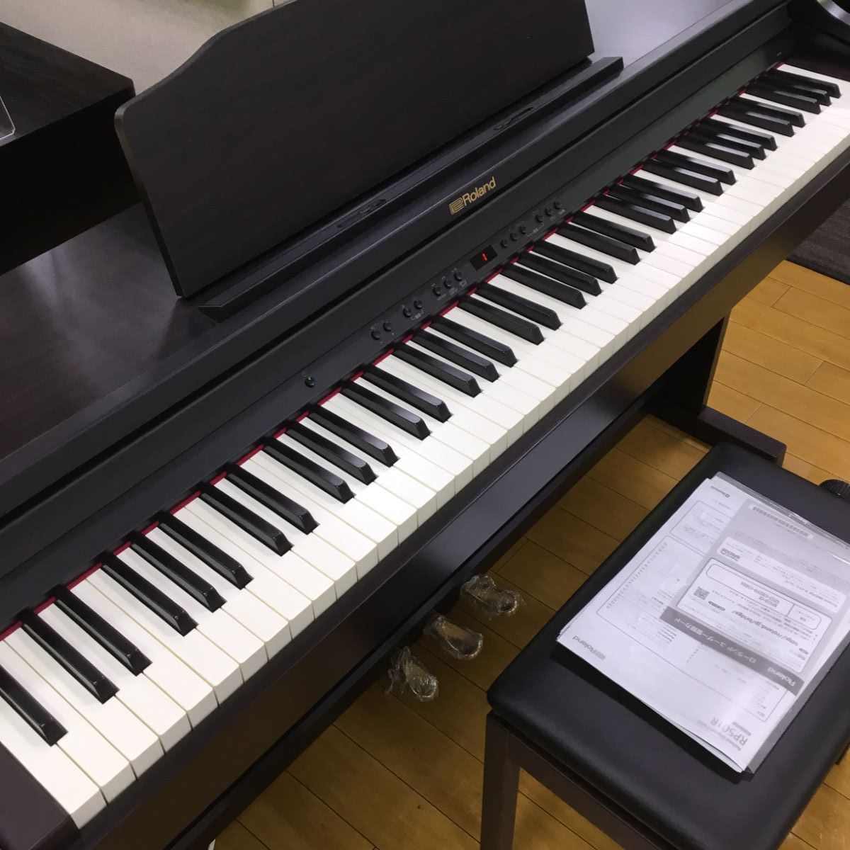電子ピアノ】Roland RP501R-WHS 2017年製 - 鍵盤楽器、ピアノ