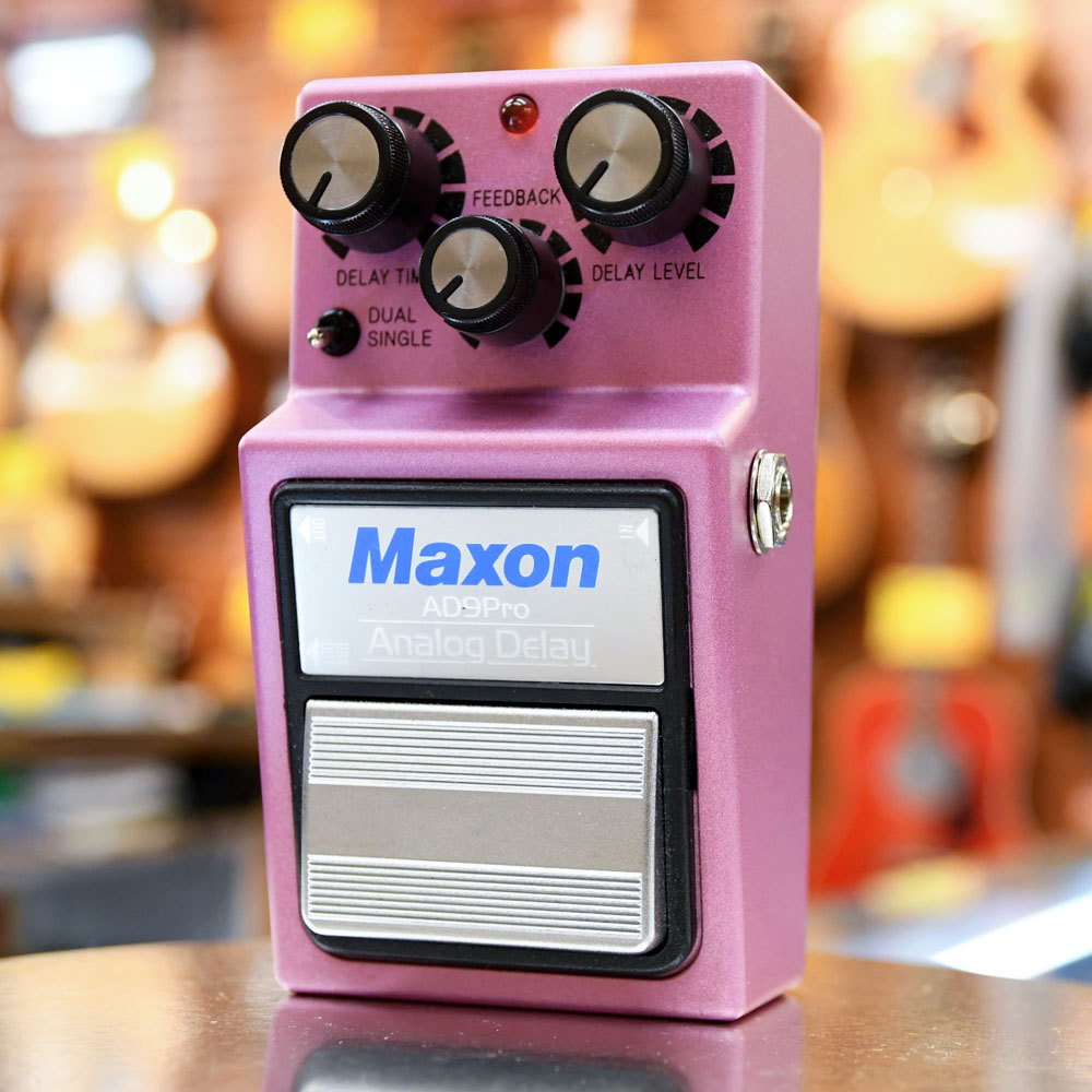 アナログディレイの名機 Maxon AD9Pro。 室内で数回使用の美品です