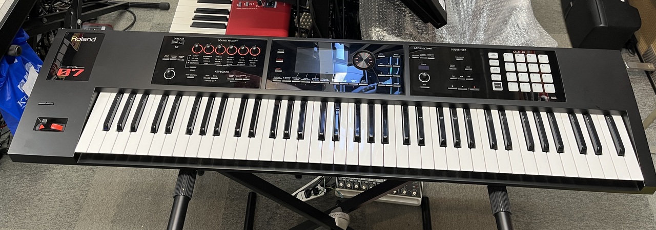 Roland FA-07【中古】（中古）【楽器検索デジマート】