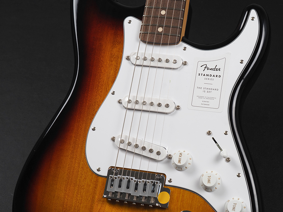 Fender/Standard Stratocaster Laurel Fingerboard White