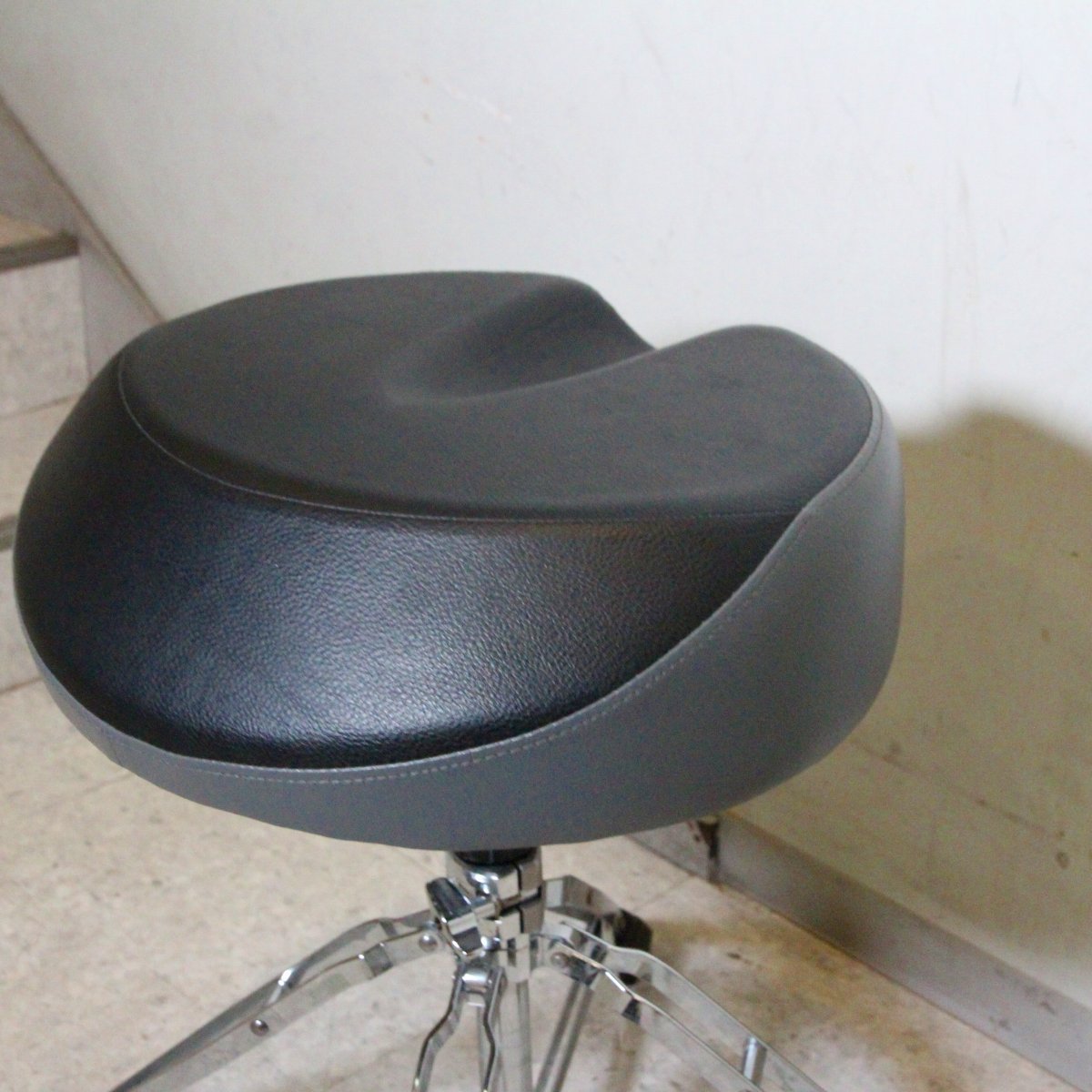 Pearl D-2000 Roadster Drum Throne 4脚式 ドラムスローン パール