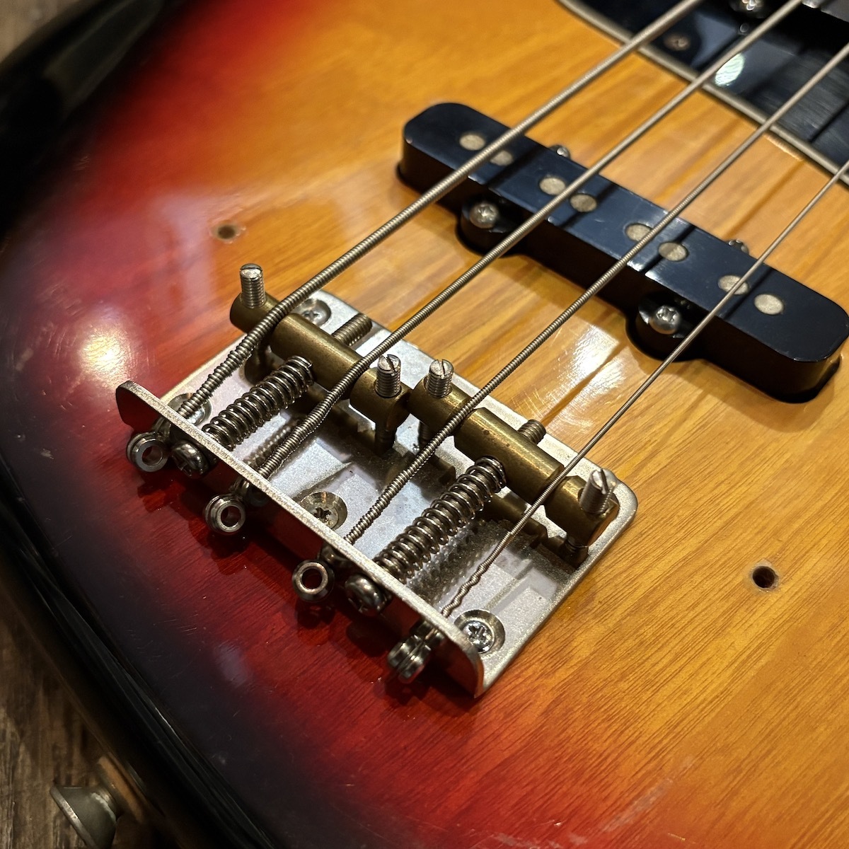 Heart・Man Jazz Bassタイプ Electric Bass（中古/送料無料