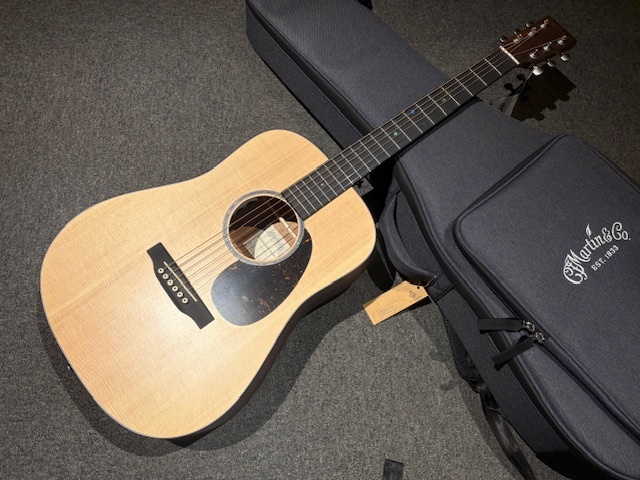 ＜六弦＞マーチン Dreadnought Junior 中古、美品 楽天市場】Martin Dreadnought Junior-10E -Sunburst- w/Fishman