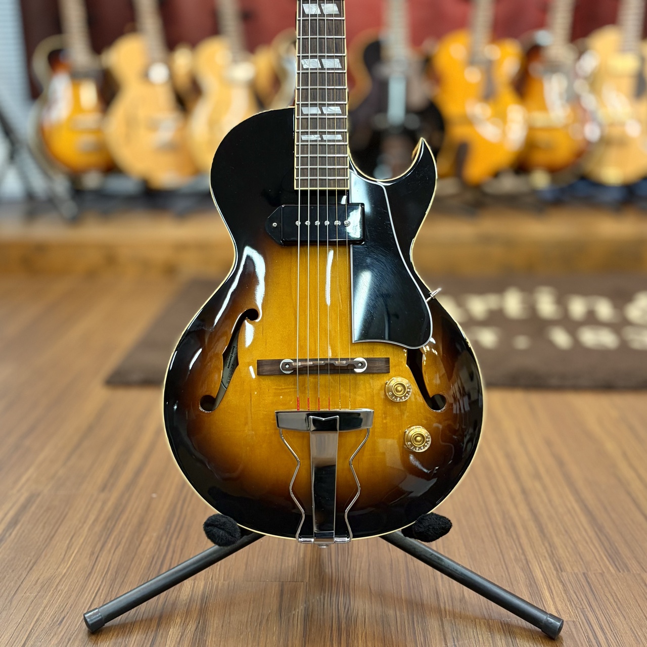 ギター Archtop Tribute AT105 Jr. Classic Archtop Tribute AT105 Jr. Classic 2020s（中古）【楽器検索デジマート】