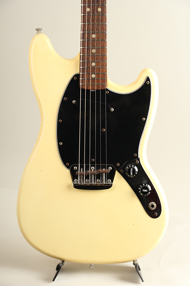 p*y様 （ビンテージ）FENDER MUSICMASTER 1977 フェンダ Fender 1977 Musicmaster White（ビンテージ）【楽器検索デジマート】
