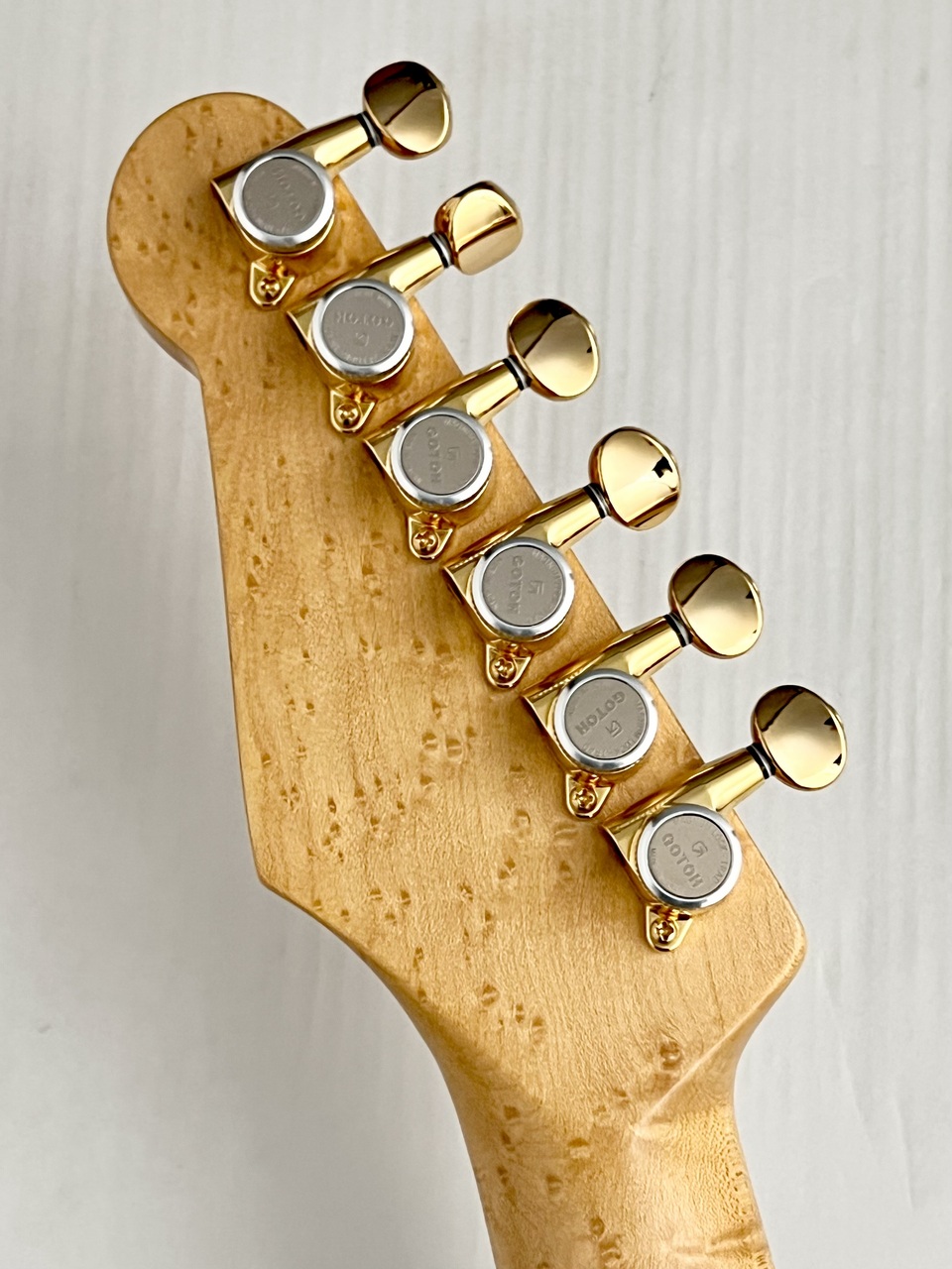 J.W.Black Guitars JWB-S 2019 2TSB M-Soft Aged 3.29kg