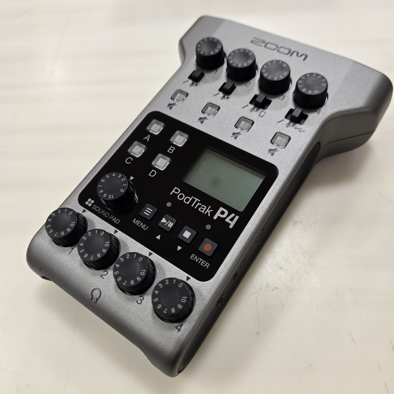 ZOOM PodTrak P4 マルチトラックレコーダー　新品未使用 ZOOM PodTrak P4 ポッドキャスト用ポータブルマルチトラック