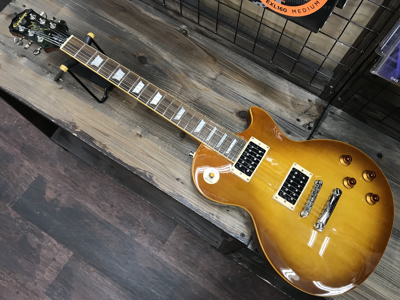 エレキベース美品 Epiphone エピフォン レスポール CLASSIC PLAINTOP