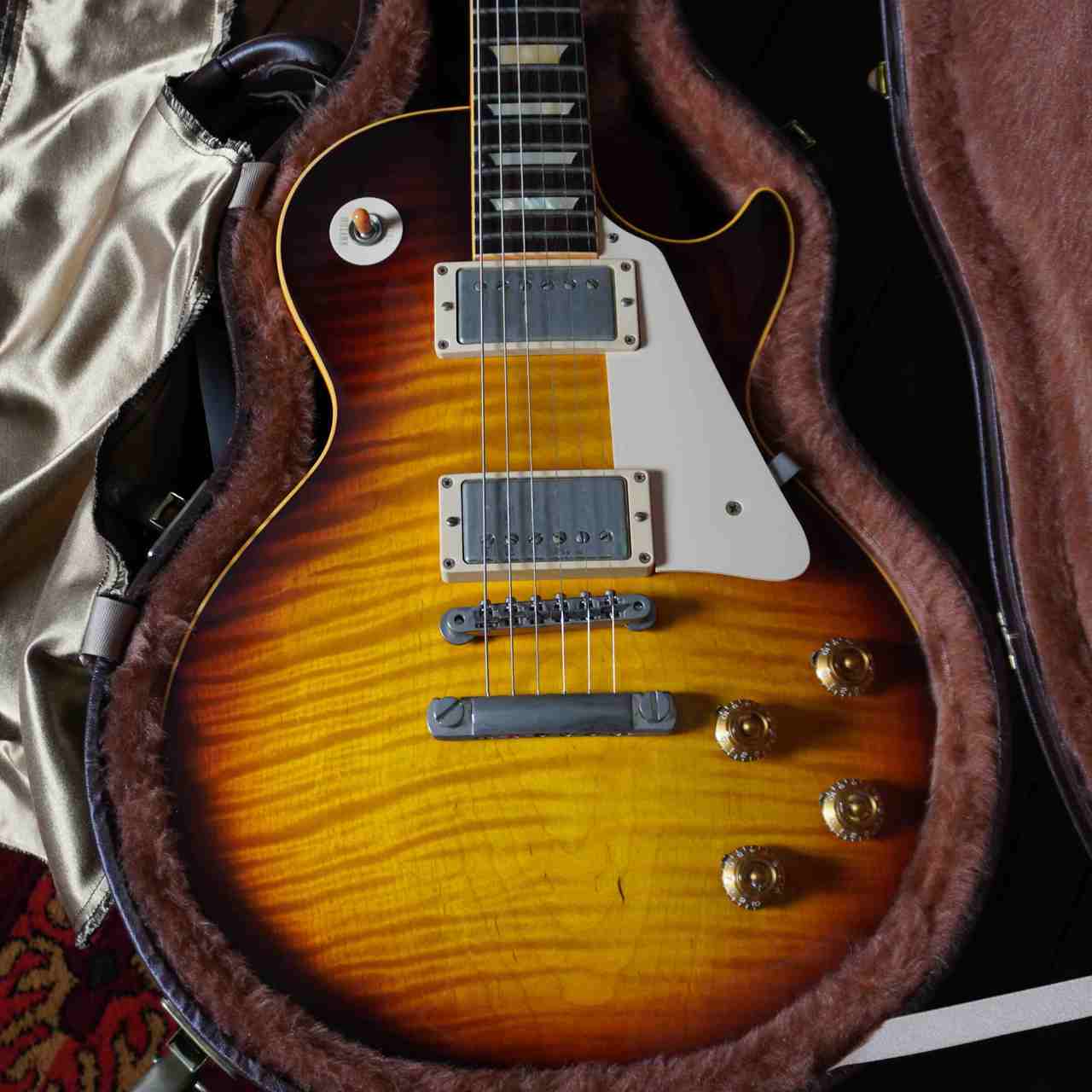 ハードエイジド ギブソンレスポールスタンダードレプリカ/ フレイムメイプルトップ ハードエイジド ギブソンレスポールスタンダードレプリカ