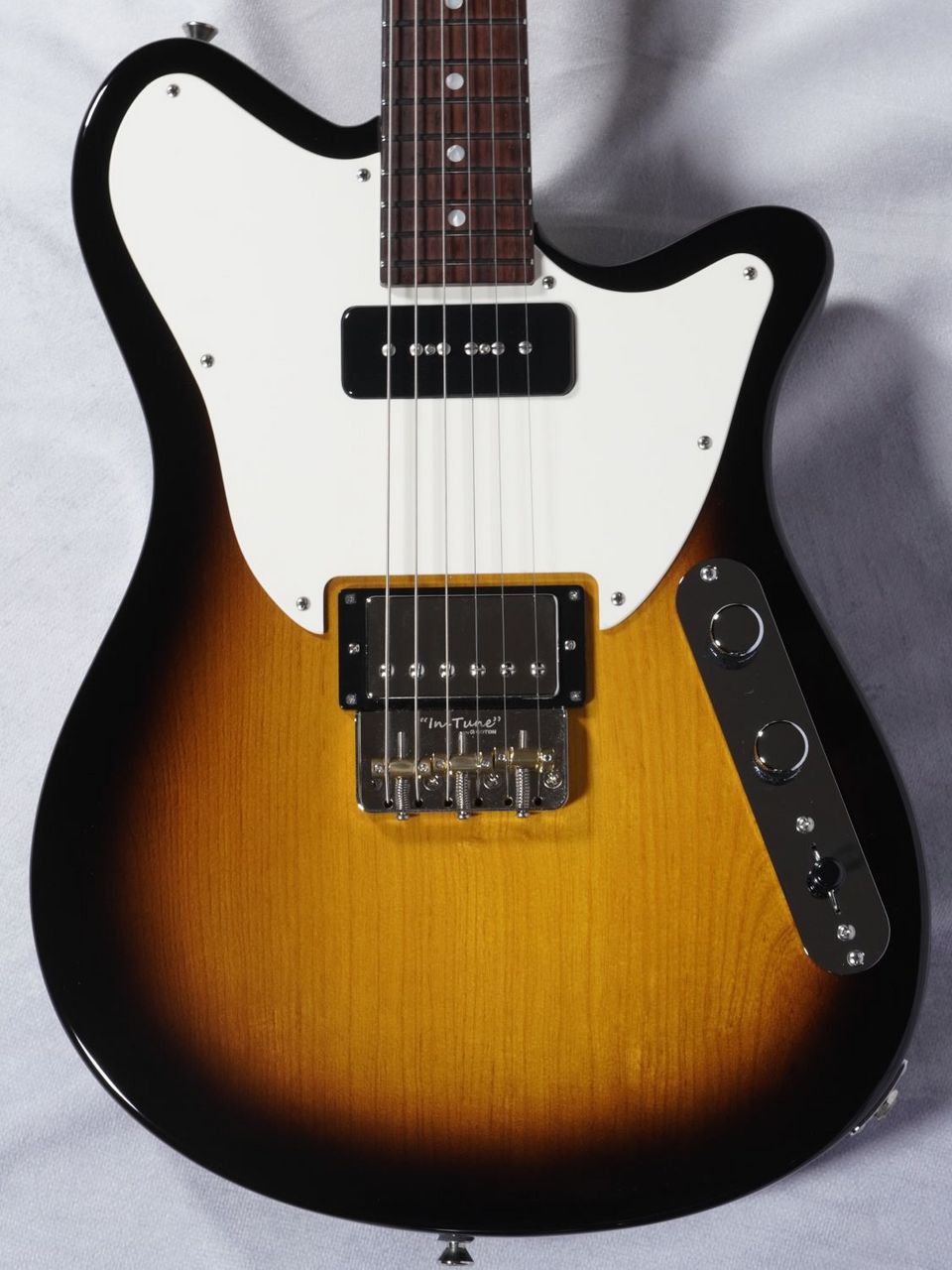 FREEDOM CUSTOM GUITAR RESEARCH C.S. Shaker / 2 Tone Sunburst 3.66
