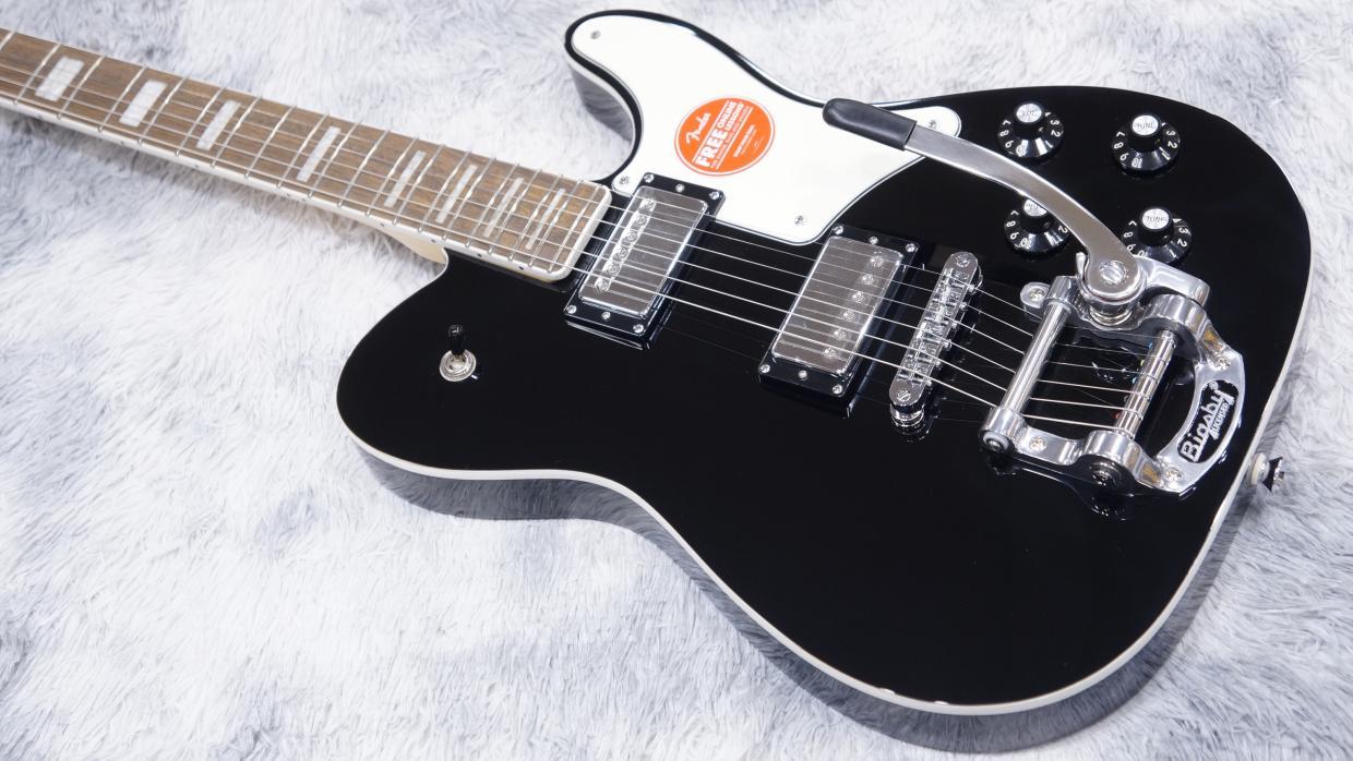 Squier by Fender Paranormal Troublemaker Telecaster Deluxe Bigsby, Parchment Pickguard, Black 사진 3