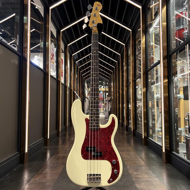 Black Smoker Trad Master Series Beta P4 (Olympic White/Light Aged