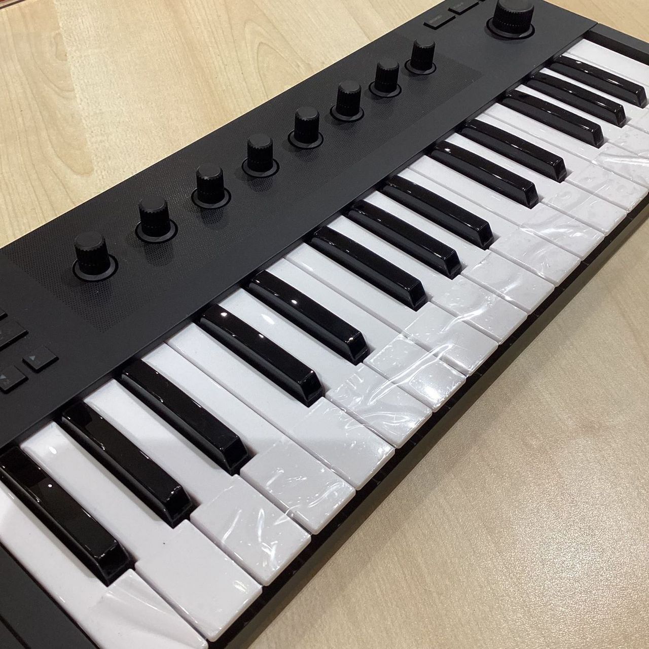 NATIVE INSTRUMENTS KOMPLETE KONTROL M32 MIDIキーボード 32鍵盤