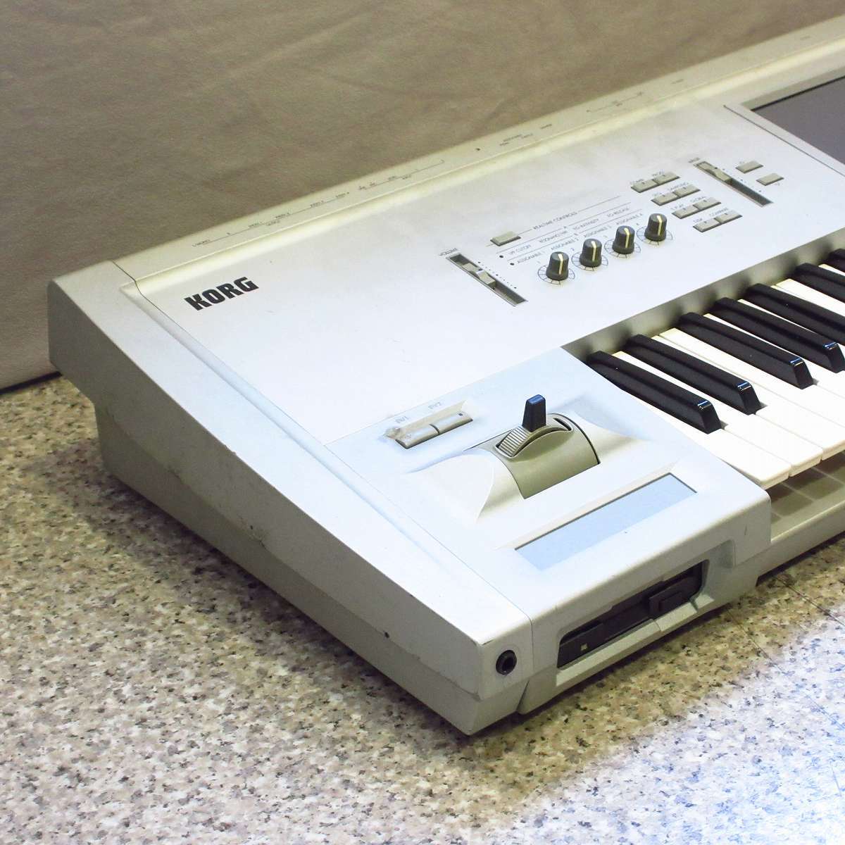 Korg Triton 61鍵 シンセサイザー KORG TRITON 61key -ver.2.50- 