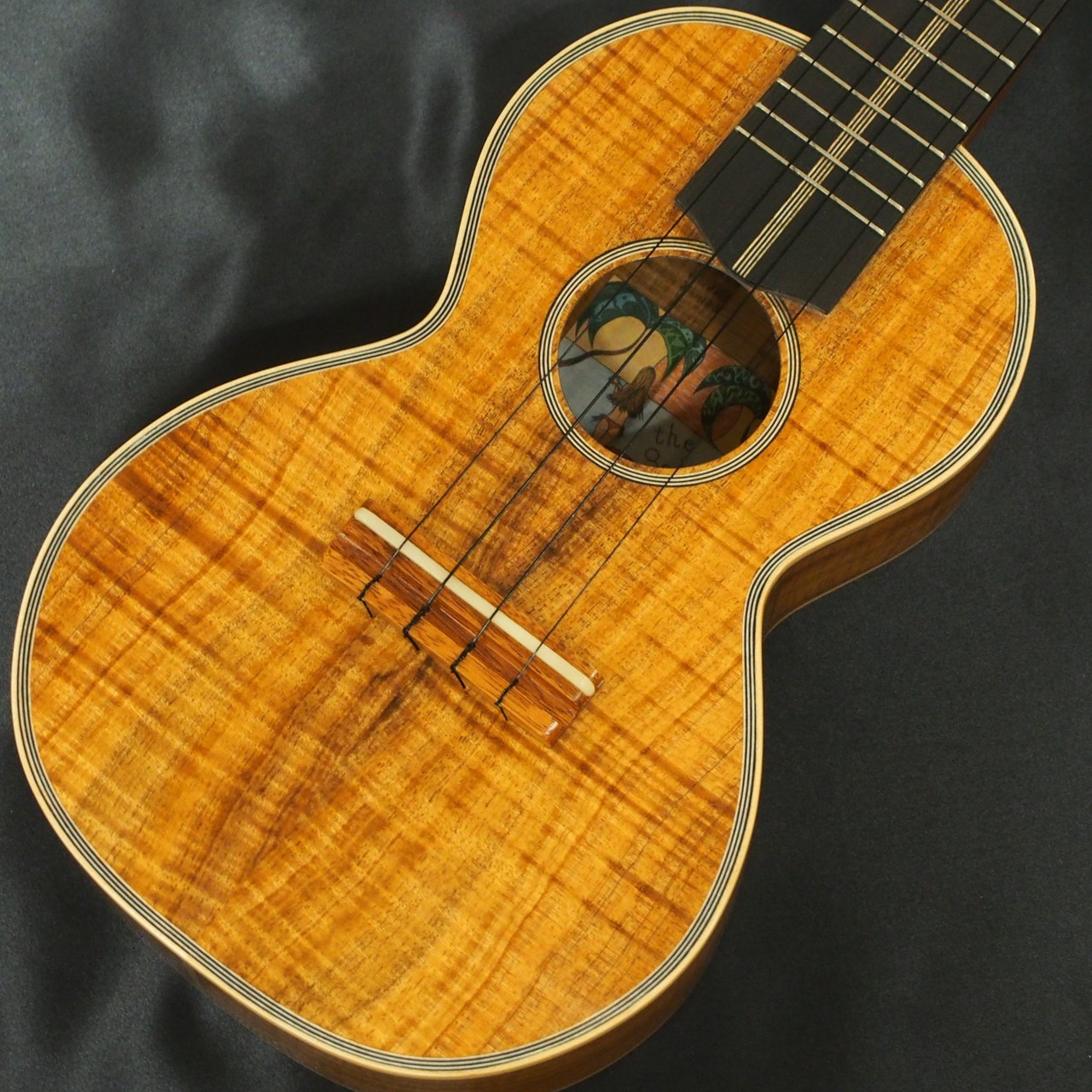 2001年作家ハンドメイド1点もの ウクレレを持ったHAWAIAN X'MAS 2001年作家ハンドメイド1点もの ウクレレを持ったHAWAIAN X'MAS