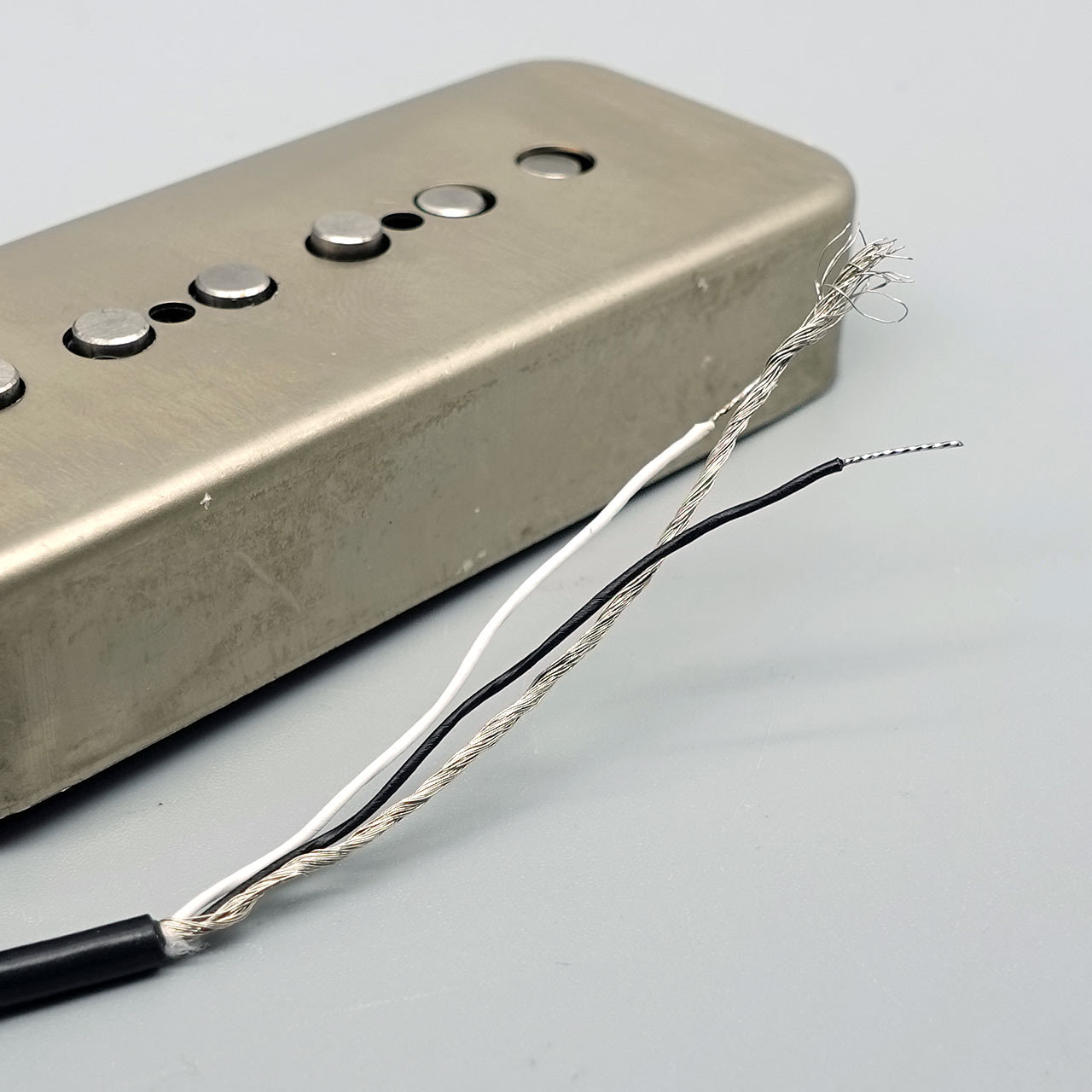LINDY FRALIN Hum-Cancelling P-90 With Alnico Rods Pickup