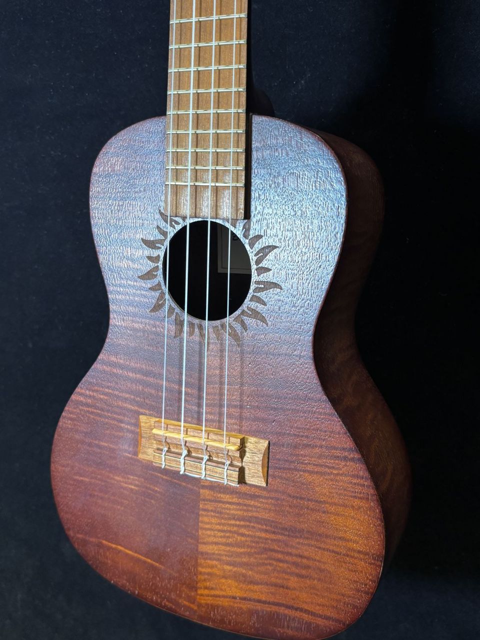 Baton Rouge 【コンサートウクレレ】 V4-C SUN（中古）【楽器検索