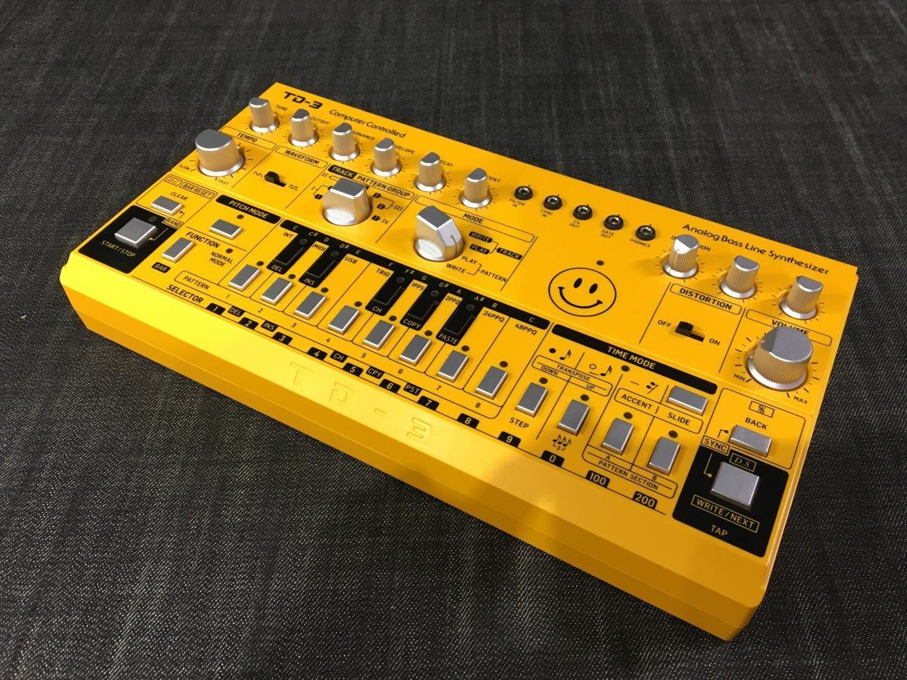 限​定​販​売​】 最終値下げ！Behringer ベースラインシンセ 新品未開封 