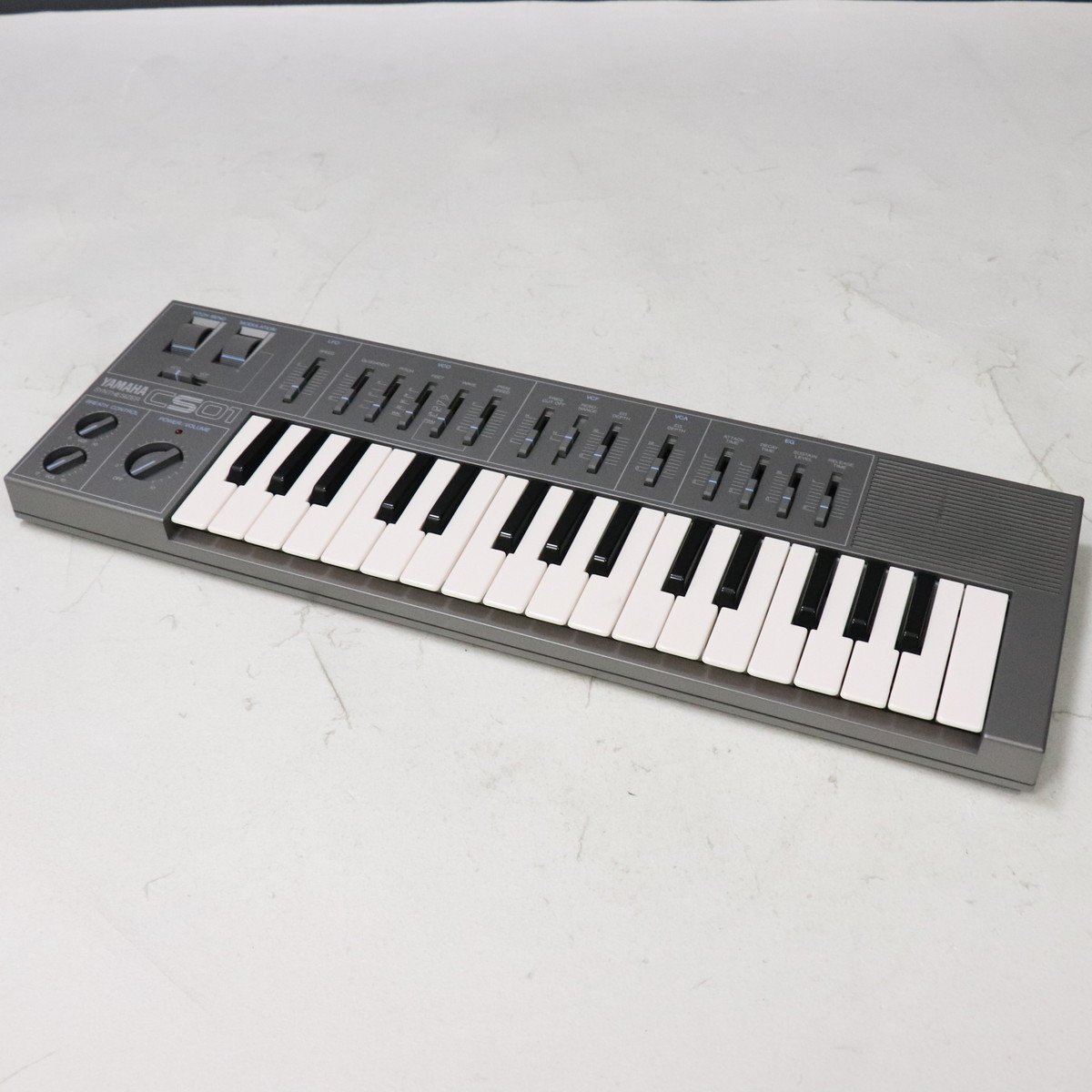 YAMAHA CS-01 シンセサイザー 37鍵 取扱説明書付き（ビンテージ品） YAMAHA CS-01 【梅田店】（中古/送料無料）【楽器検索デジマート】