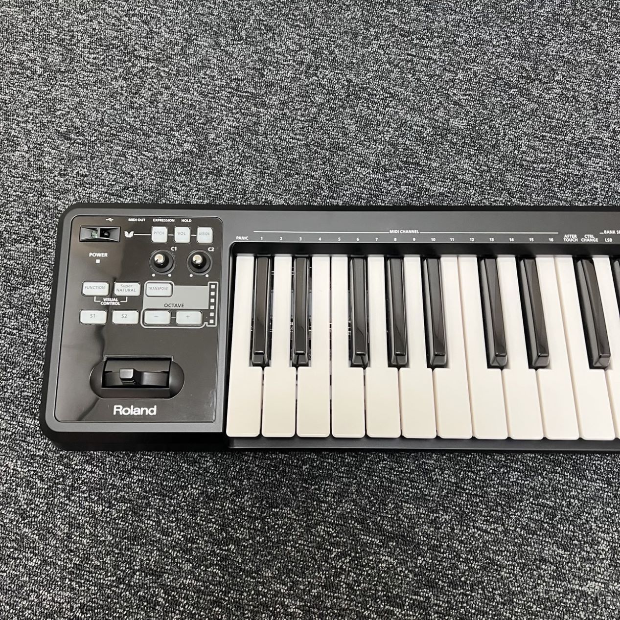 A-49-Black Roland 未使用品　MIDIキーボード Roland A-49 USB MIDI Keyboard Controller, 49-Key, Black