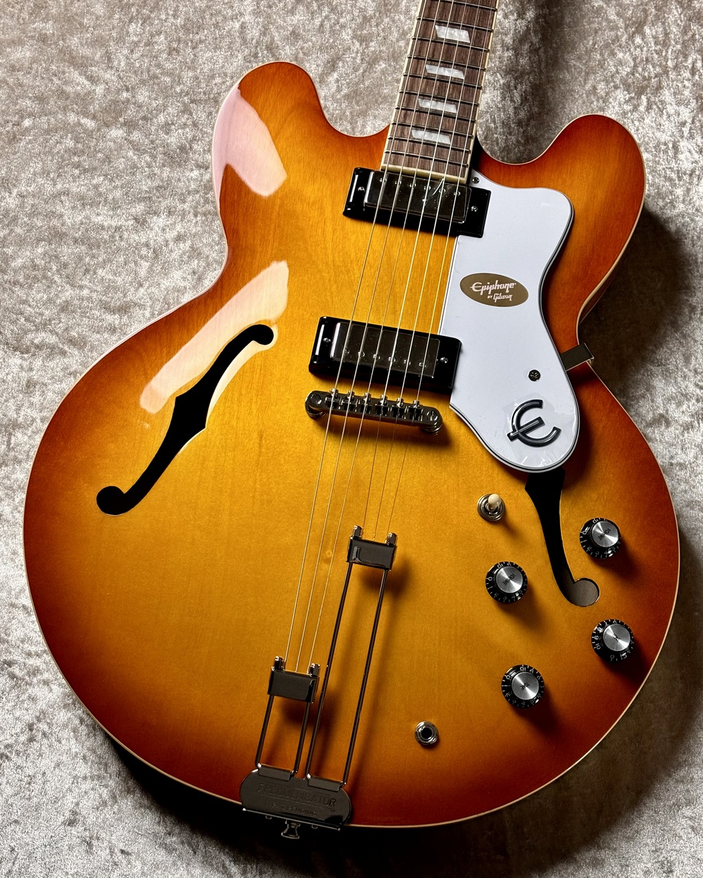 Epiphone Riviera -Royal Tan-【3.61kg】