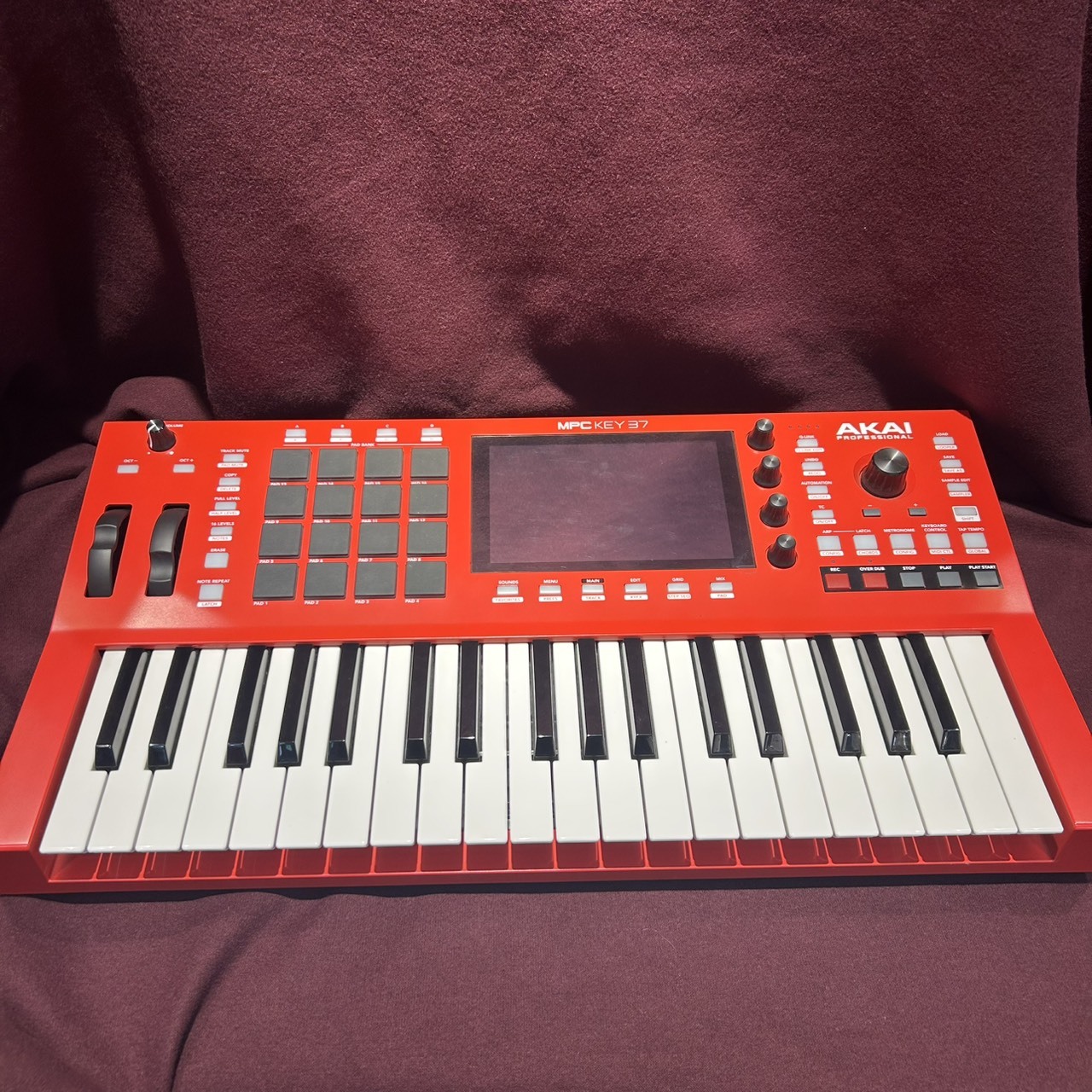 moyai47早割り価格RED起毛 3ｘ3ｍｍBZセミドライ XLサイズ AKAI MPC Key 37 楽曲制作用スタンドアローン シンセサイザー 37鍵盤