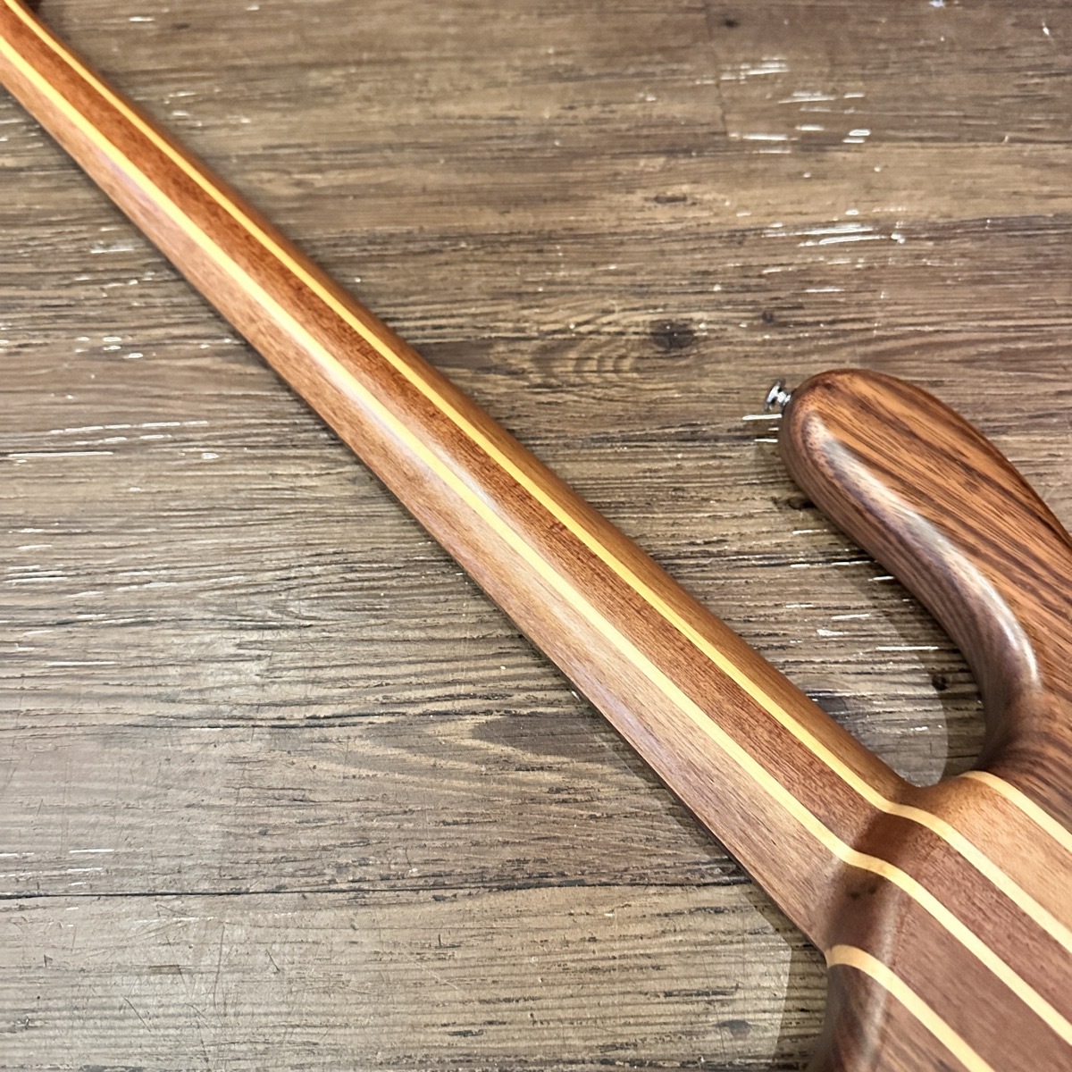 Washburn Taurus T24 Electric bass（中古/送料無料）【楽器検索