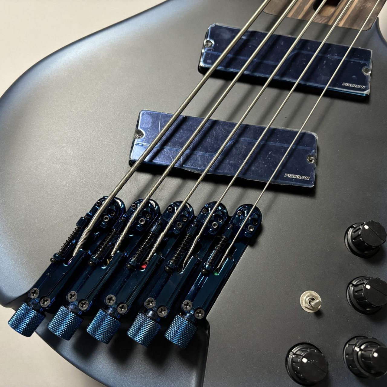 新品、PB-240 エレキベース 、人気の4色カラー、豊富な付属品7点セット付、 PB-240 エレキベース 、人気の4色カラー、豊富な付属品7点セット