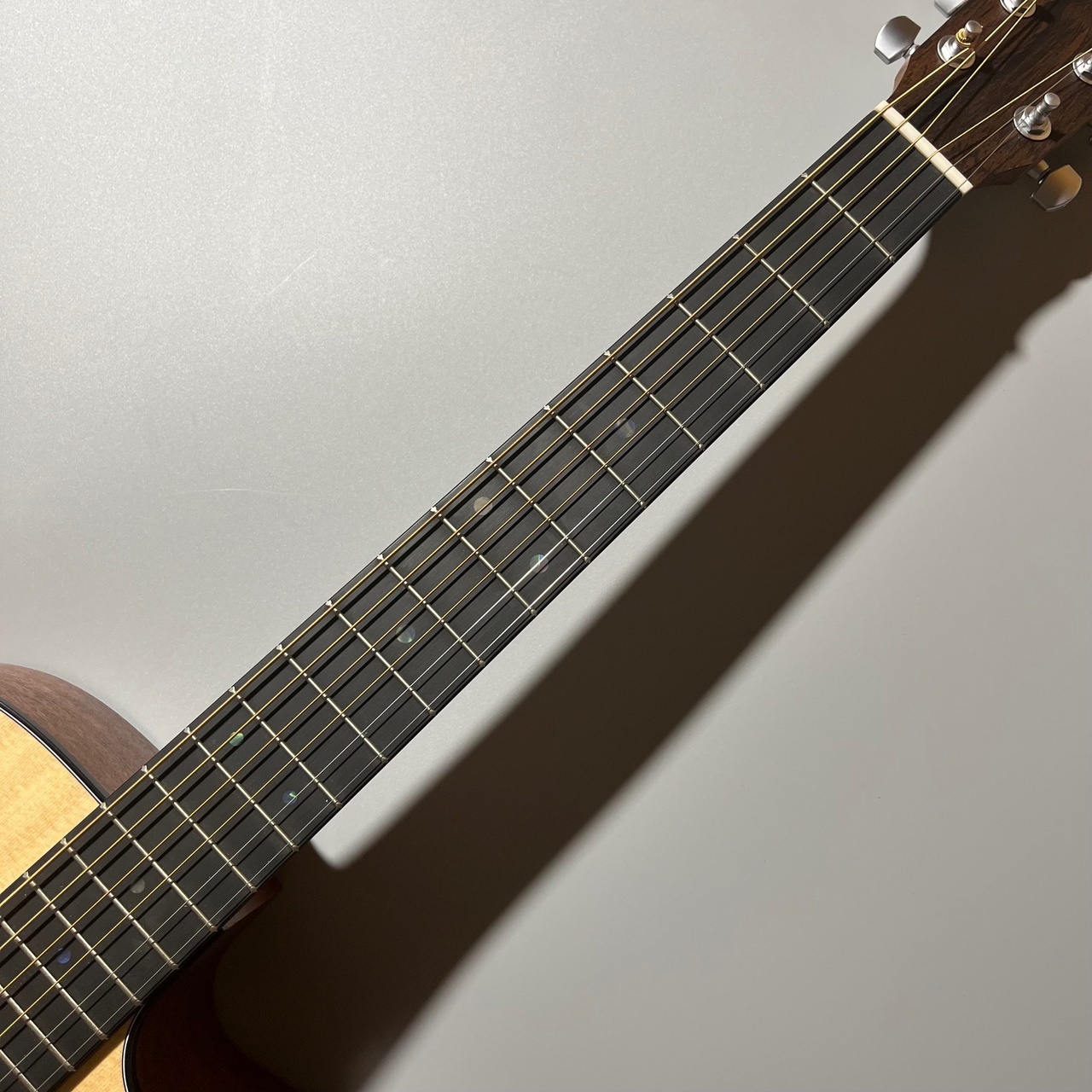 Martin 【抱え易いオール単板のエレアコ】000CJRE #3064790（新品