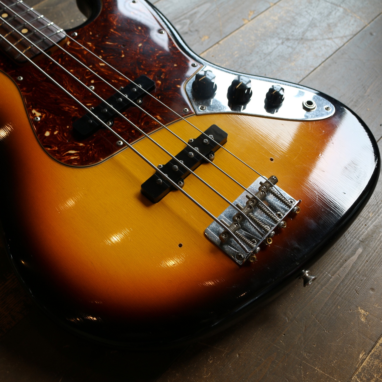 Fender Custom Shop 1964 Jazz Bass Closet Classic 3-Color