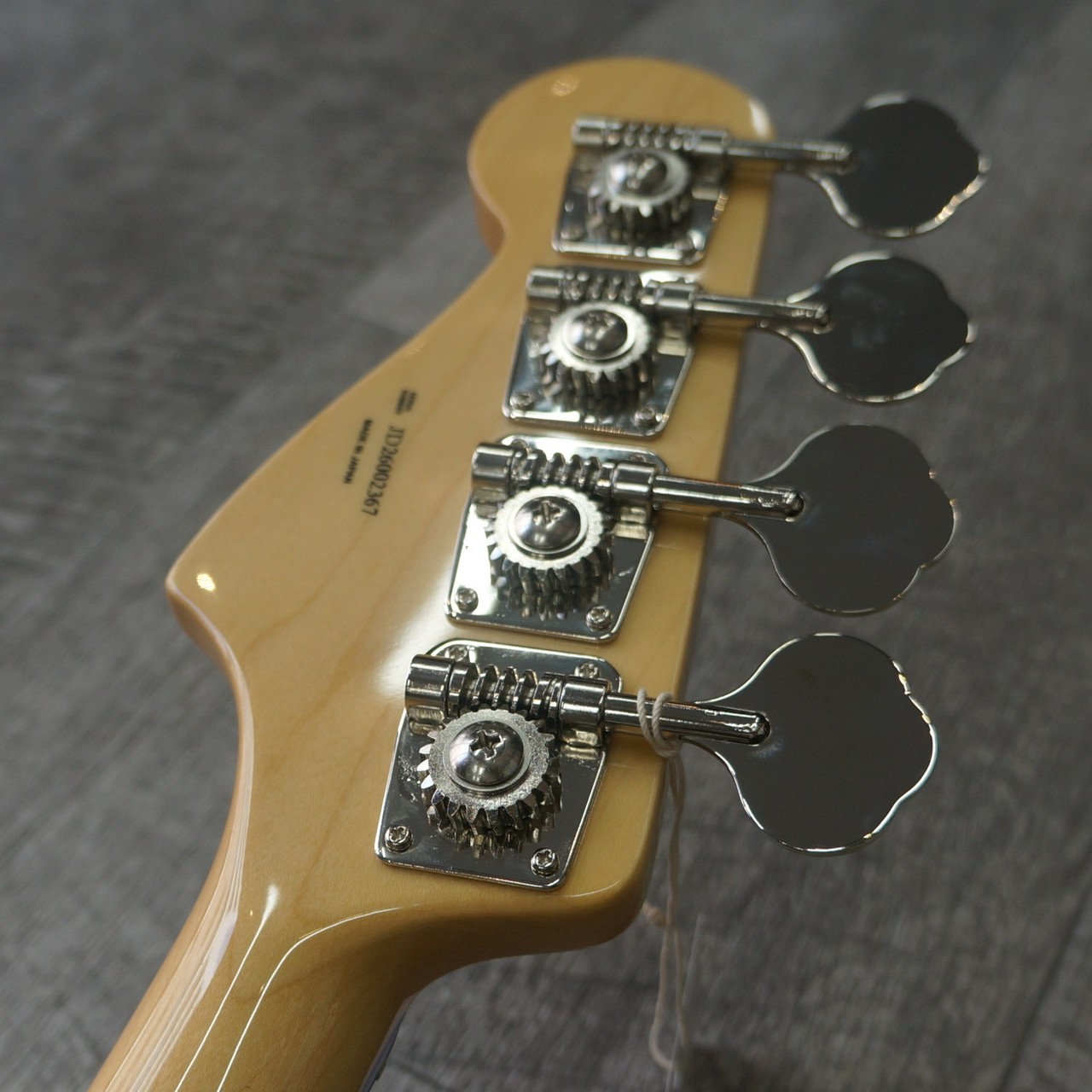 Fender Made in Japan Traditional 60s Jazz Bass - Olympic White 