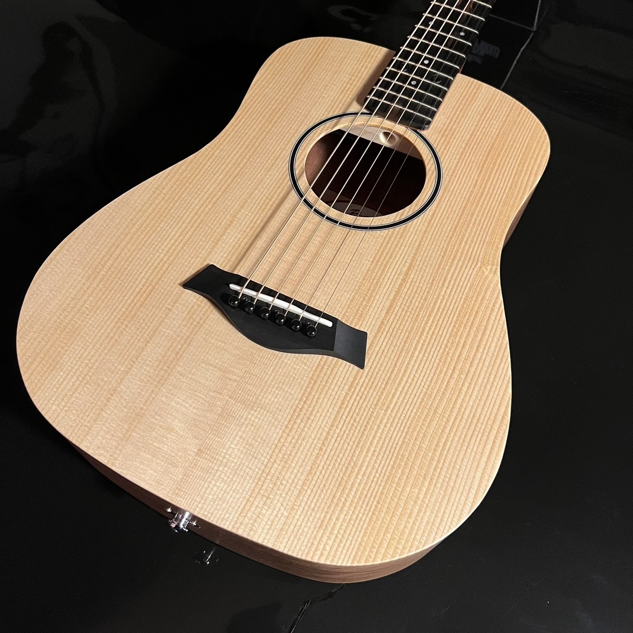 Taylor(テイラー)アコースティックギター ピックアップ付き