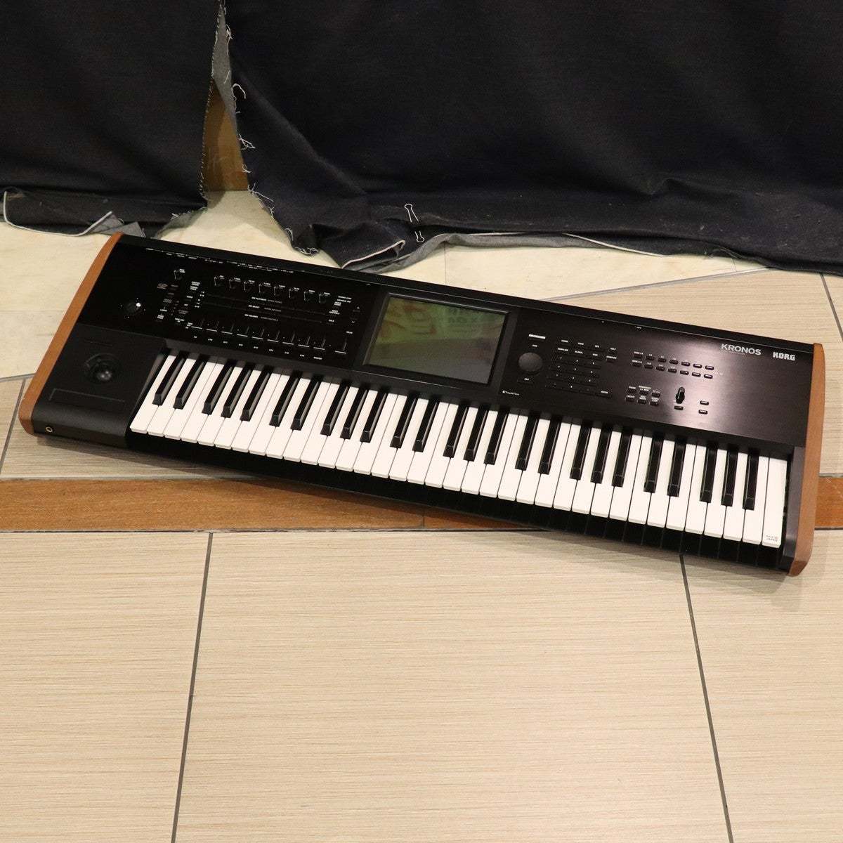 KORG KRONOS2 61Keys 【梅田店】（中古/送料無料）【楽器検索デジマート】